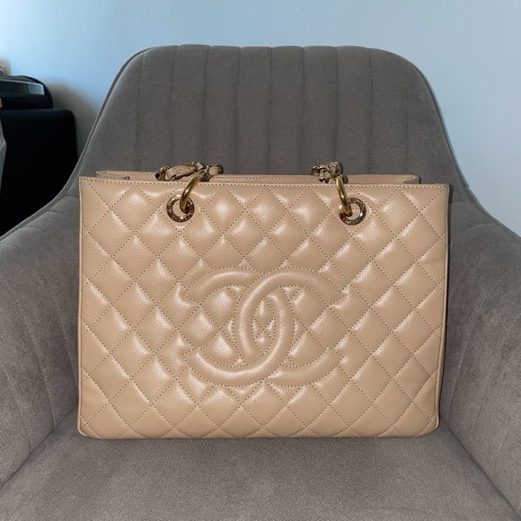 Chanel GST (Grand Shopping Tote) - Picture 9 of 10